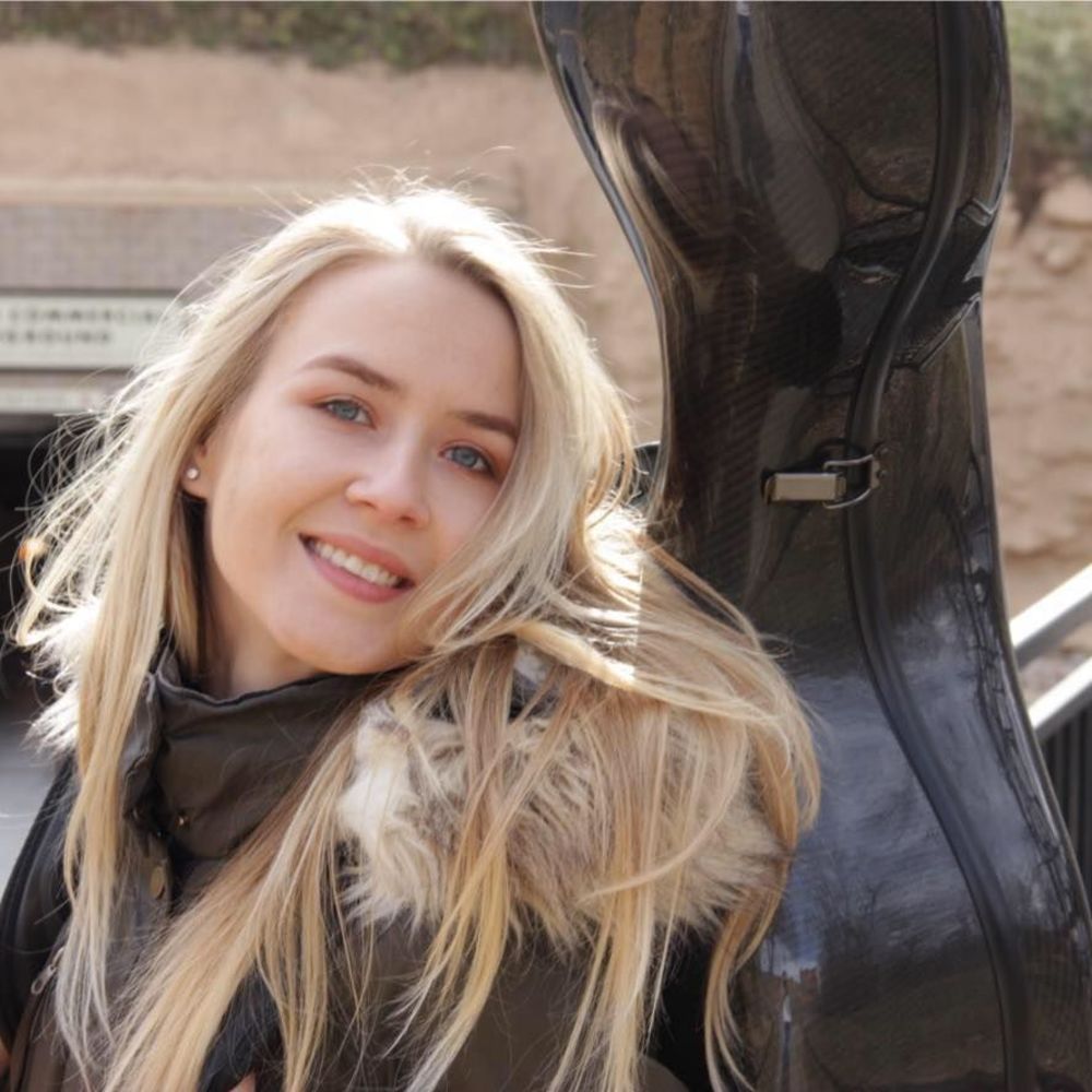 Meet your Posher, Evanghelina